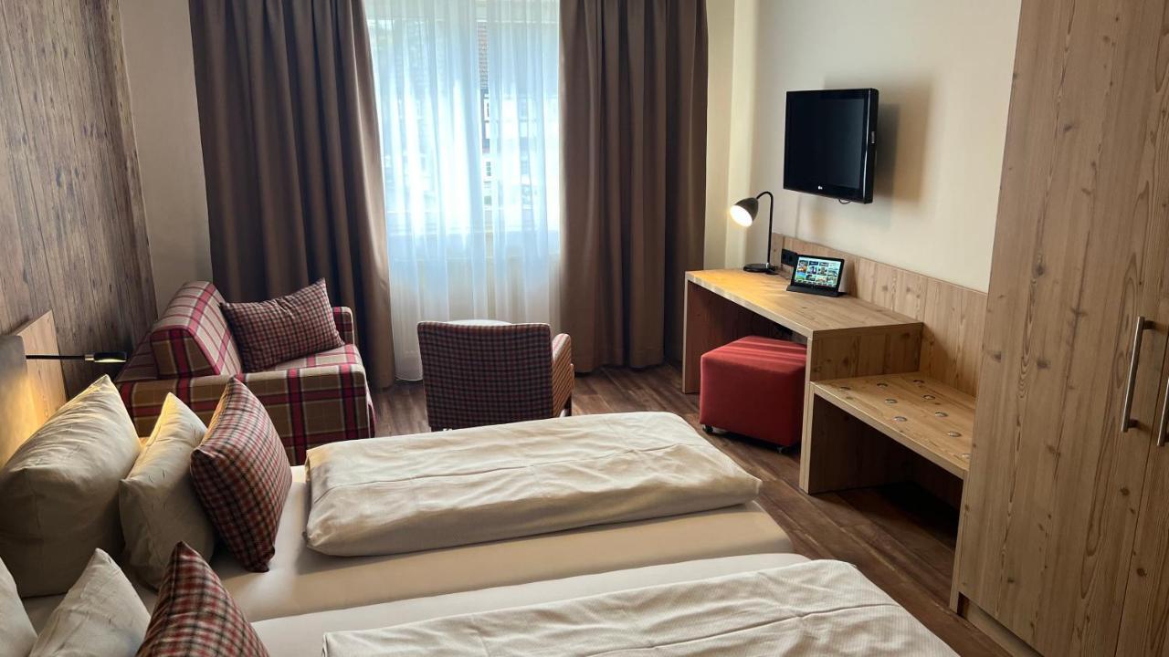 Dammschenke Gasthof & Hotel 쿠로르트존스도르프 외부 사진