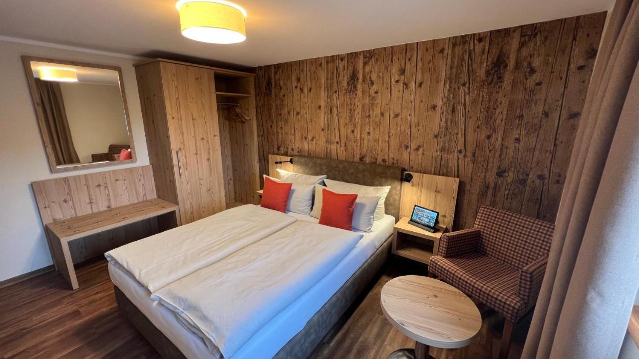 Dammschenke Gasthof & Hotel 쿠로르트존스도르프 외부 사진