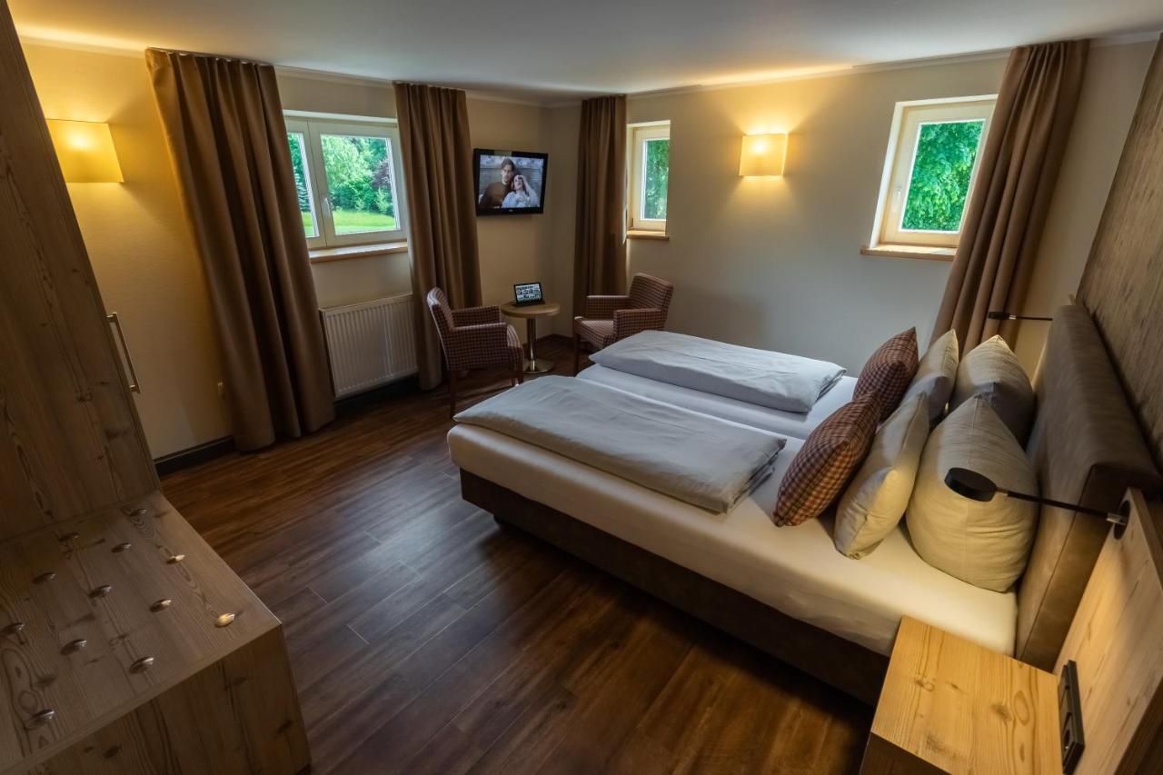 Dammschenke Gasthof & Hotel 쿠로르트존스도르프 외부 사진