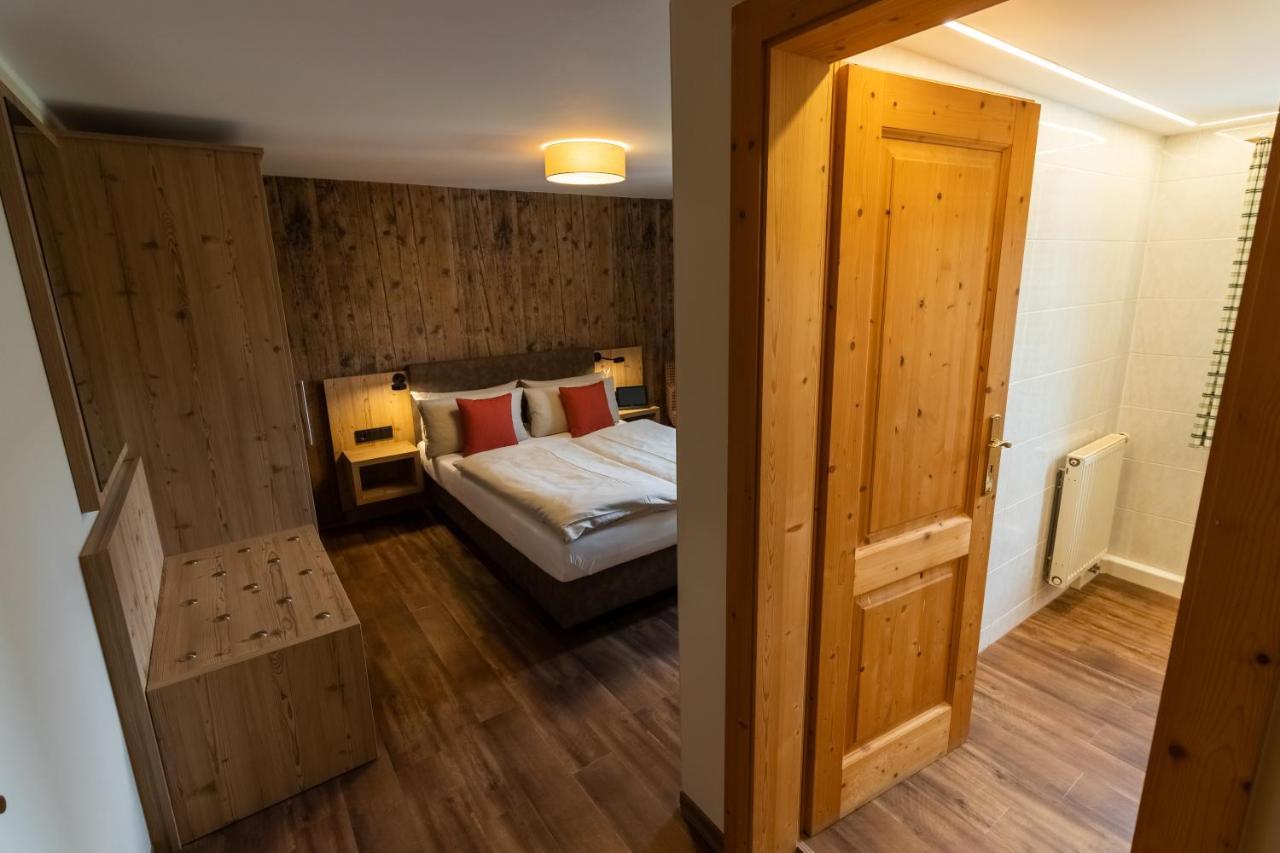 Dammschenke Gasthof & Hotel 쿠로르트존스도르프 외부 사진