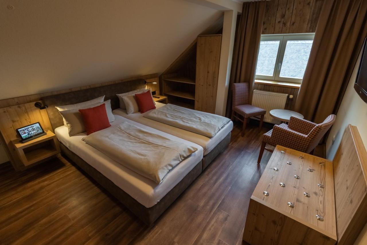 Dammschenke Gasthof & Hotel 쿠로르트존스도르프 외부 사진