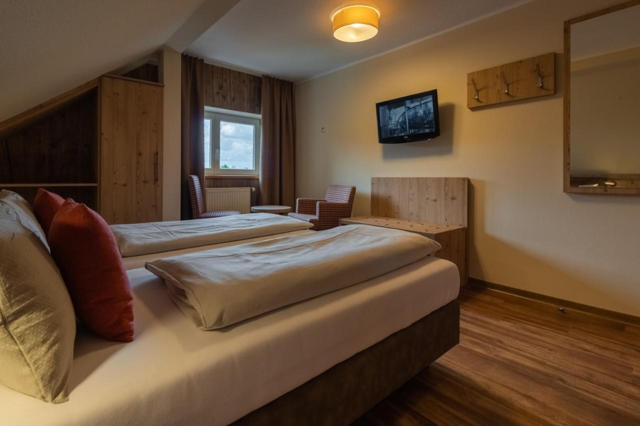 Dammschenke Gasthof & Hotel 쿠로르트존스도르프 외부 사진