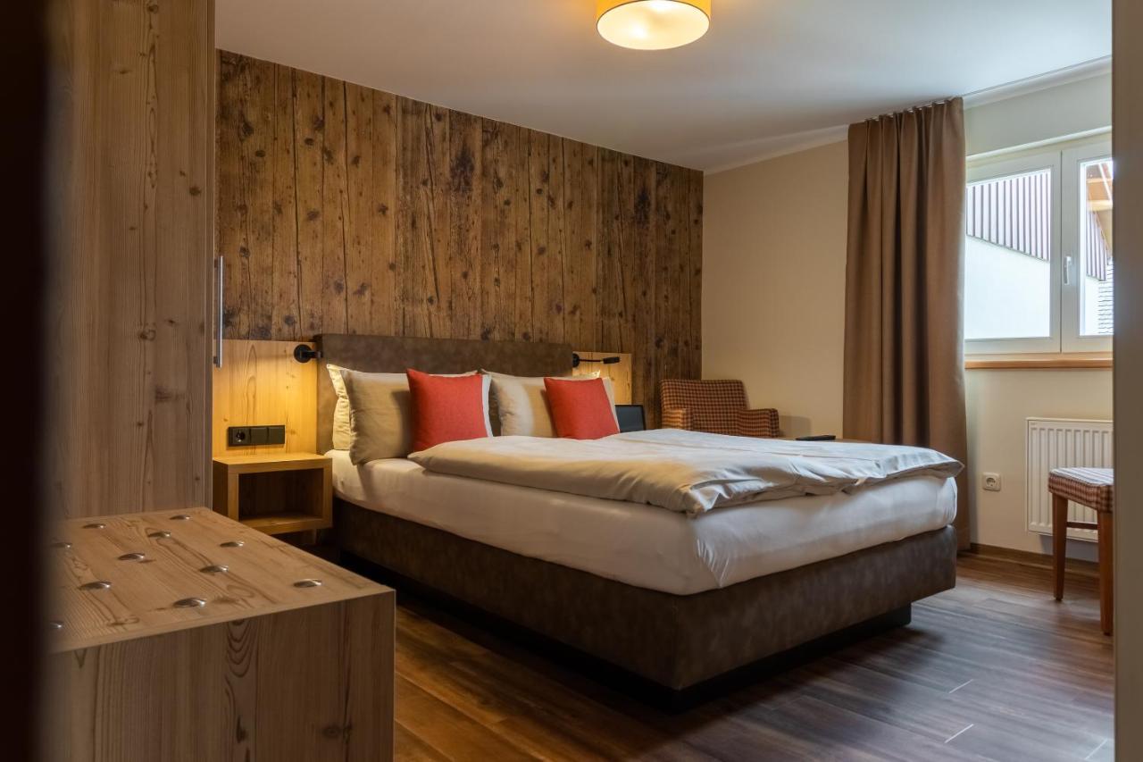 Dammschenke Gasthof & Hotel 쿠로르트존스도르프 외부 사진