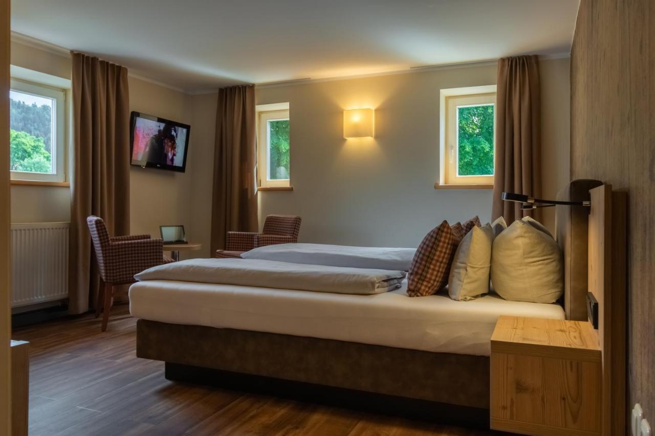 Dammschenke Gasthof & Hotel 쿠로르트존스도르프 외부 사진