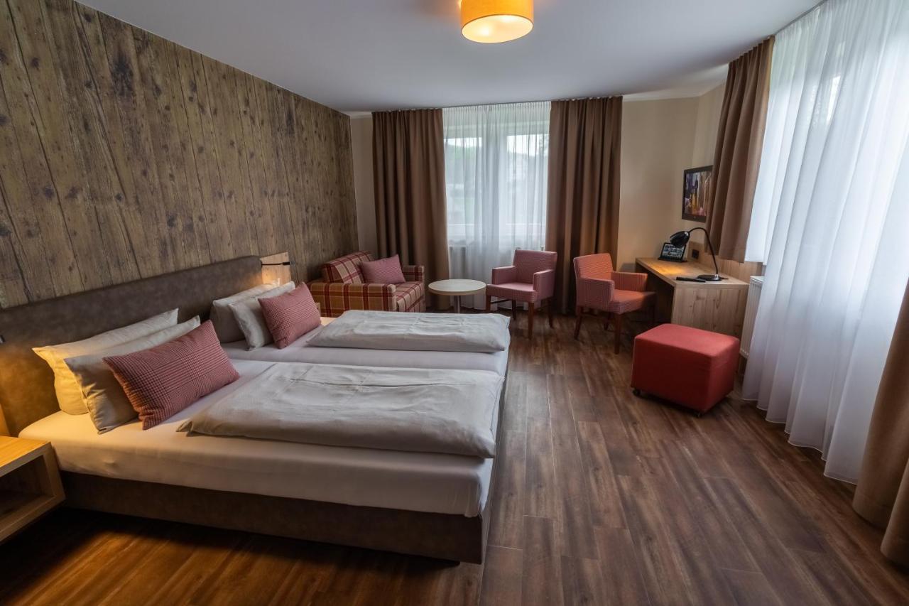 Dammschenke Gasthof & Hotel 쿠로르트존스도르프 외부 사진