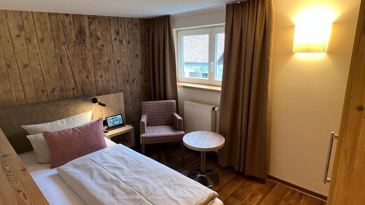 Dammschenke Gasthof & Hotel 쿠로르트존스도르프 외부 사진