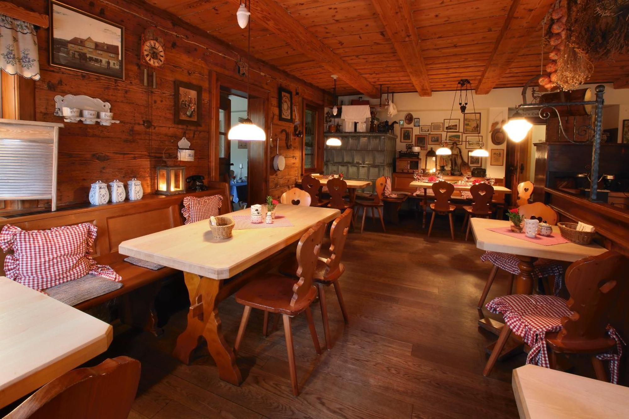 Dammschenke Gasthof & Hotel 쿠로르트존스도르프 외부 사진
